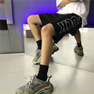 Quần thun lửng in chữ chất thun 2 da mềm mịn