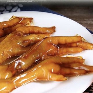 Chân gà - vịt cay - tẩm gia vị thảo quả ăn liền hàng Việt Nam
