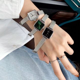 ĐỒNG HỒ D W LƯỚI NỮ NEW2022