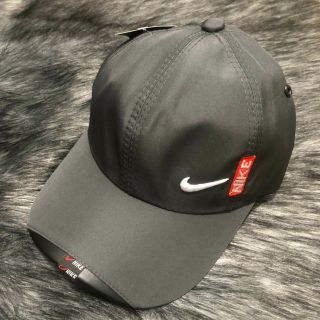 Nón kết dán tem ni ke