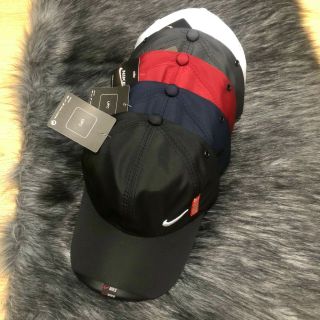Nón kết dán tem ni ke