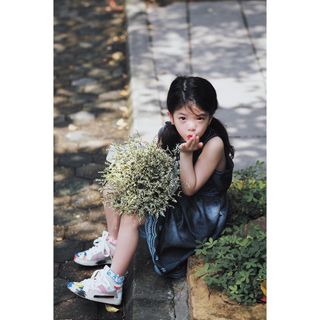 váy bé gái chân váy denim bèo ngực gấu thêu hoa TL30 váy cho bé gái xinh xắn thời trang, đường may đều đẹp chắc chắc