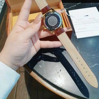 ĐỒNG HỒ RA DO DÂY DA CƠ NAM TRUNG CẤP