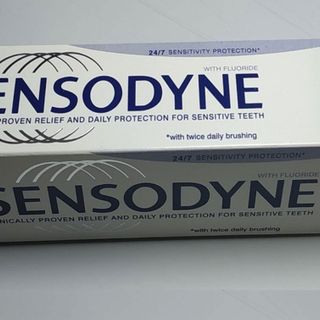 Kem đánh răng sensodyne chống ê buốt Thái Lan