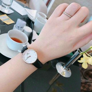 ĐỒNG HỒ DANIEL WELLlNGTON CLASSY CAO CẤP HOT