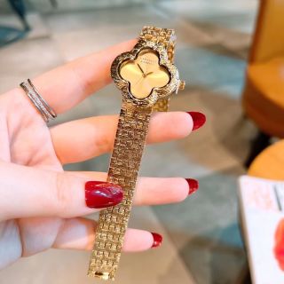 Đồng hồ van clesl apessl lắc tay