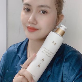 Sữa tắm trắng Shower White body tone up Cream