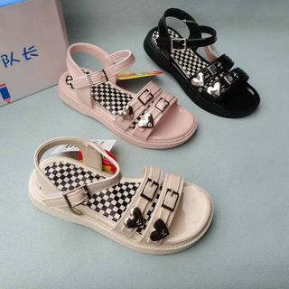 Sandal trẻ em 2 quai ngang đính họa tiết trái tim giá sỉ