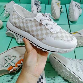 Giày thể thao nữ đế bằng R006-1173