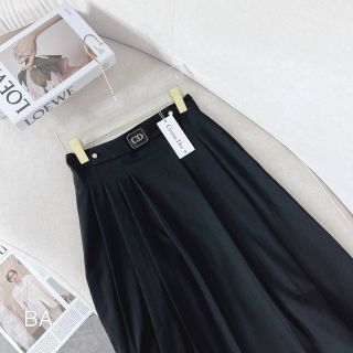 Chân váy xếp ly công sở