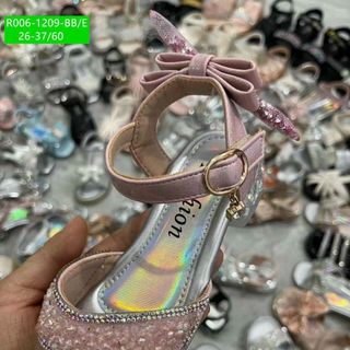 Sandal trẻ em/bé gái xinh xắn R006 -1209