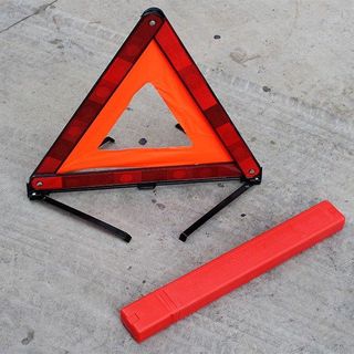 Biển Cảnh Báo Nguy Hiểm Tam Giác Phản Quang Cho Ô Tô - otofunmoclan giá sỉ