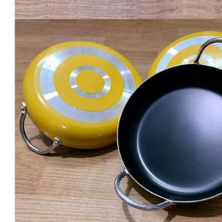 Chảo 2 quai chống dính 22cm sơn màu vàng Rainy bền đẹp