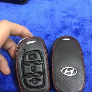 Bao da chìa khoá xe hơi Hyundai SantaFe 2021 2022 phiên bản mới nhất - viền chỉ đỏ