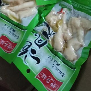 Chân gà sốt Tứ Xuyên, giò heo hầm