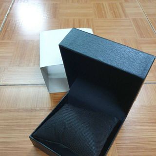 HỘP ĐỒNG HỒ TÙY GIÁ