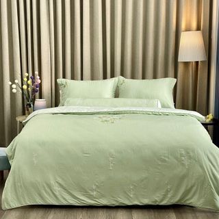 Bộ ga giường chần bông K-bedding By Everon Màu Xanh Ngọc KMTS103 họa tiết thêu(4 món, không bao gồm chăn)