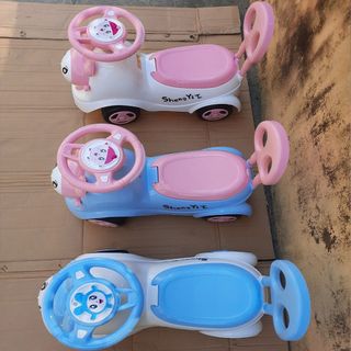 Xe chòi chân có nhạc đầu thỏ cho bé