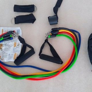Bộ 5 dây ngũ sắc tập gym tại nhà, với nhiều mức lực khác nhau giúp bạn đa dạng các bài tập cho nhiều nhóm cơ