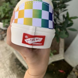 Giầy thể thao cầu vồng