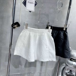 Quần đùi chất liệu xốp nhăn in nổi hoa hồng form 45kg-58kg giá sỉ - giá bán buôn