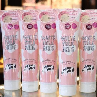 Gel Tẩy Tế Bào Chết Toàn Thân Cathy Doll White Milk Shine Peeling Body Scrub 320ml