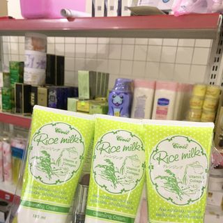 Sữa rửa mặt Gạo Thái Lan
