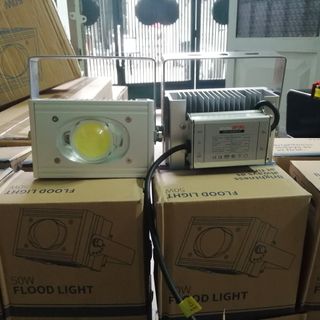 ĐÈN PHA PROLUX 50W CHO SÂN BÓNG