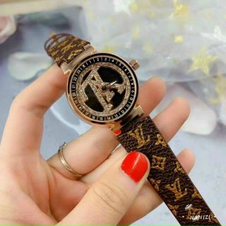Đồng hồ da luoiss vuitton