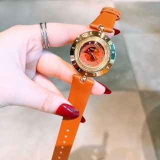 ĐỒNG HỒ VERRSACE DÂY DA NỮ XINH