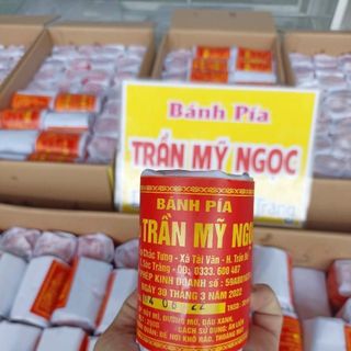 Bánh pía nhân đậu xanh sầu riêng Trần Mỹ Ngọc