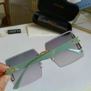Mẫu Mắt Kính Tròng Vuông Bản To Thời Thượng HOT Nhất 2022
