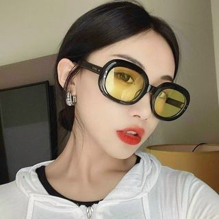 Mẫu Kính Hot trend 2022 siêu đẹp ,màu trợ sáng đi đêm