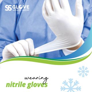 Găng Tay Y Tế SSG Nitrile Exam Gloves không bột, màu trắng 1 Hộp 100 chiếc (size S/ M/ L)