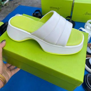 Dép bánh mỳ sandal sỉ giá rẻ 13/7/22