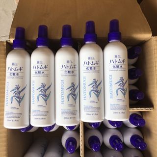 XỊT PHUN SƯƠNG DƯỠNG ẨM VÀ LÀM SÁNG DA HATOMUGI NHẬT BẢN (CHAI 250ML)