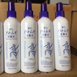 XỊT PHUN SƯƠNG DƯỠNG ẨM VÀ LÀM SÁNG DA HATOMUGI NHẬT BẢN (CHAI 250ML)