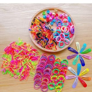 Hộp tim phụ kiện buộc tóc 780 món cho bé gái