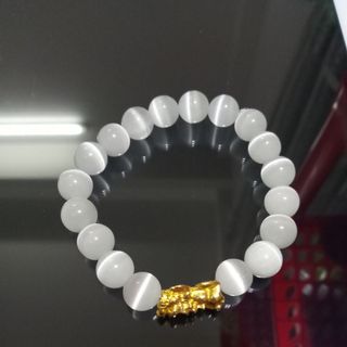 Chuỗi đeo tay màu trắng tỳ hưu
