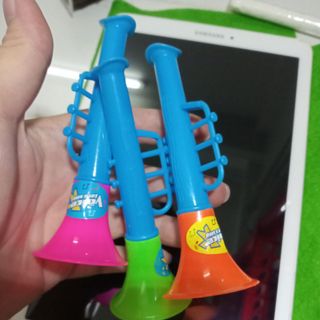 Đồ chơi trẻ em cây kèn