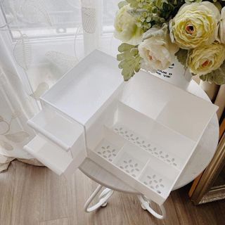 Kệ mỹ phẩm nhựa 3 tầng