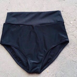 Quần bơi nữ bikini