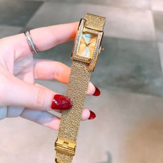 Đồng hồ versace07 vuông mới