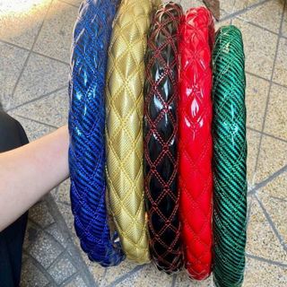 Bọc vô lăng nhiều kiểu, nhiều màu, nhiều kích thước.