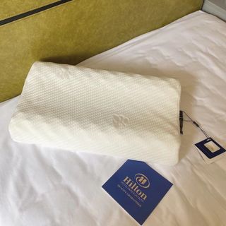 GỐI CAO SU NON HILTON