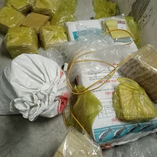 Vỏ ram,lá ram, bánh ram Hà Tĩnh - dùng cuốn thịt băm với hành mùi, ăn giòn, ngon. Một tập được 450g. Dropship từ 5 tập - 1.350g