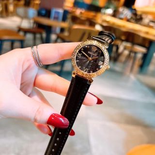 Đồng hồ da verrrsace mới