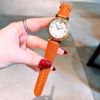 Đồng hồ da verrrsace mới