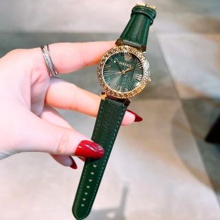 Đồng hồ da verrrsace mới