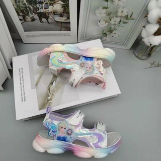 Giày sandal trẻ em đính công chúa